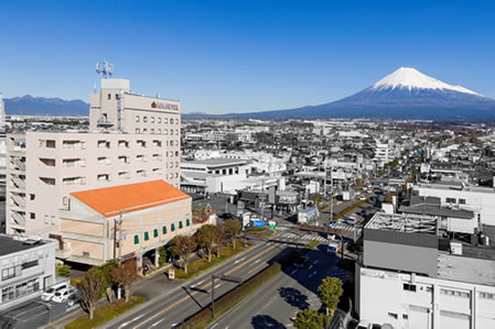 アパホテル〔富士中央〕外観画像